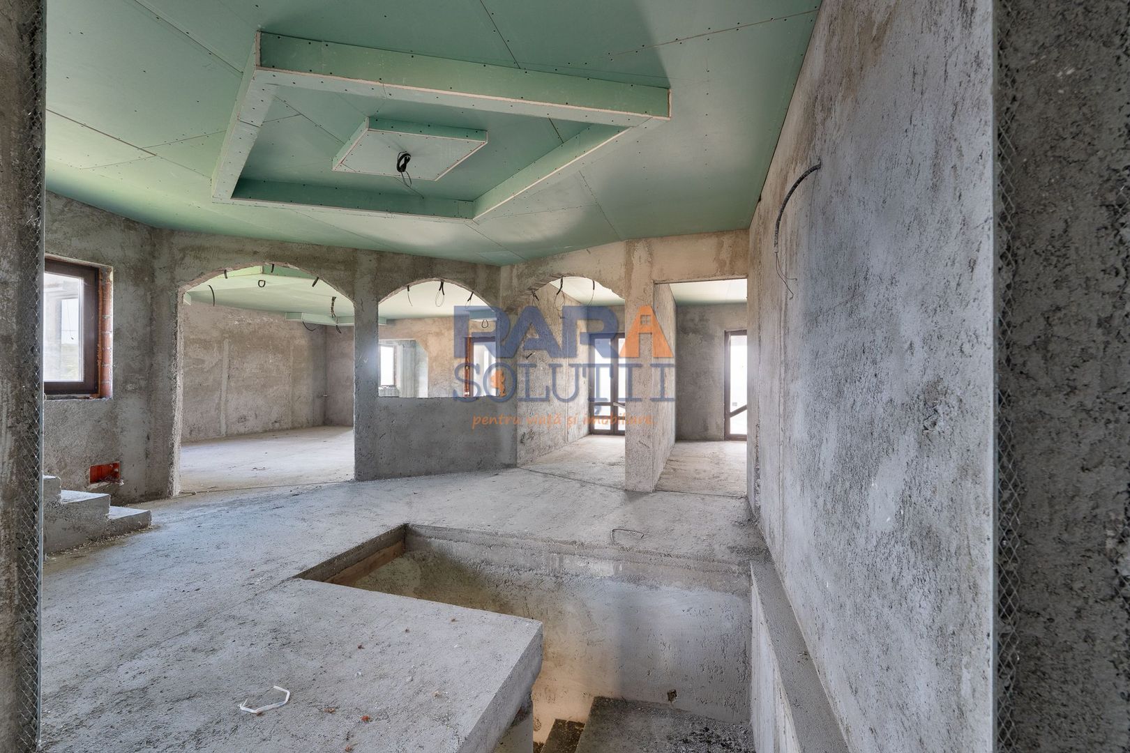 Casă P+1E, 402 mp, teren 3.600 mp, 17 km de Roman - PREȚ LA OFERTĂ! - Poză 7