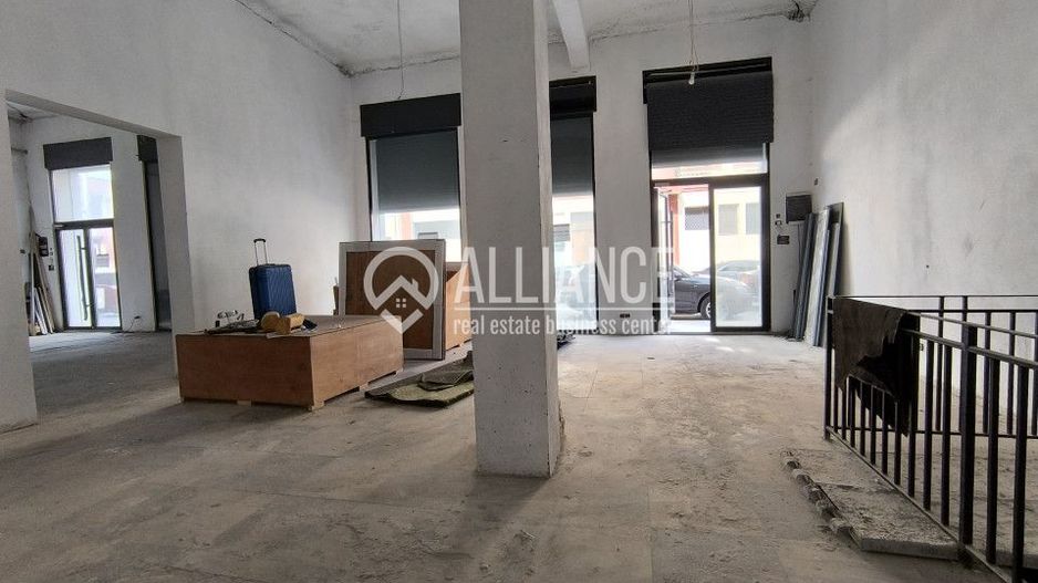 POLICLINICA CU PLATA(cod03) - Spatiu comercial luminos si inalt ! - Poză 1