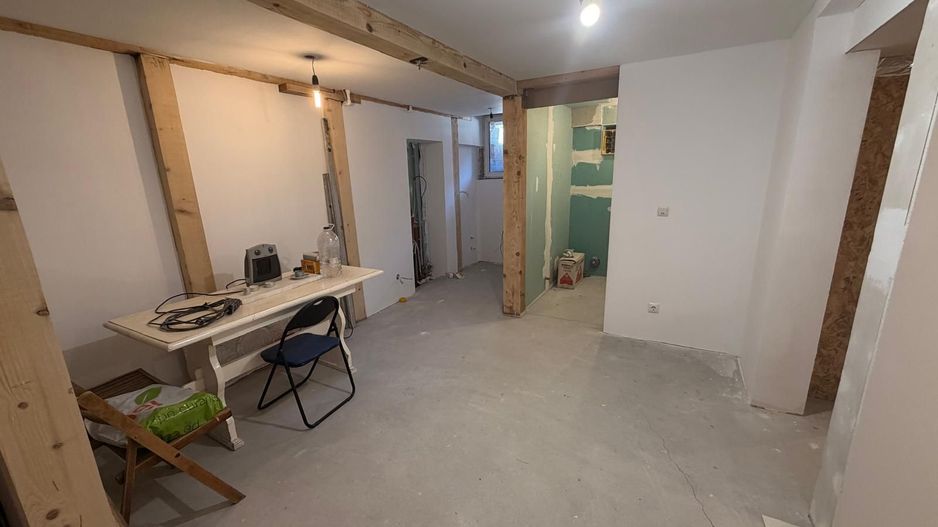 Casă de vanzare 6 camere 220 m² utili cu 376 M² teren la șosea - Poză 21