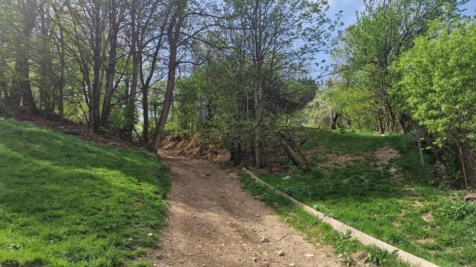Langa emblematicul Castelul Bran, in areal colinar, 5.700mp intravilan - Poză 9