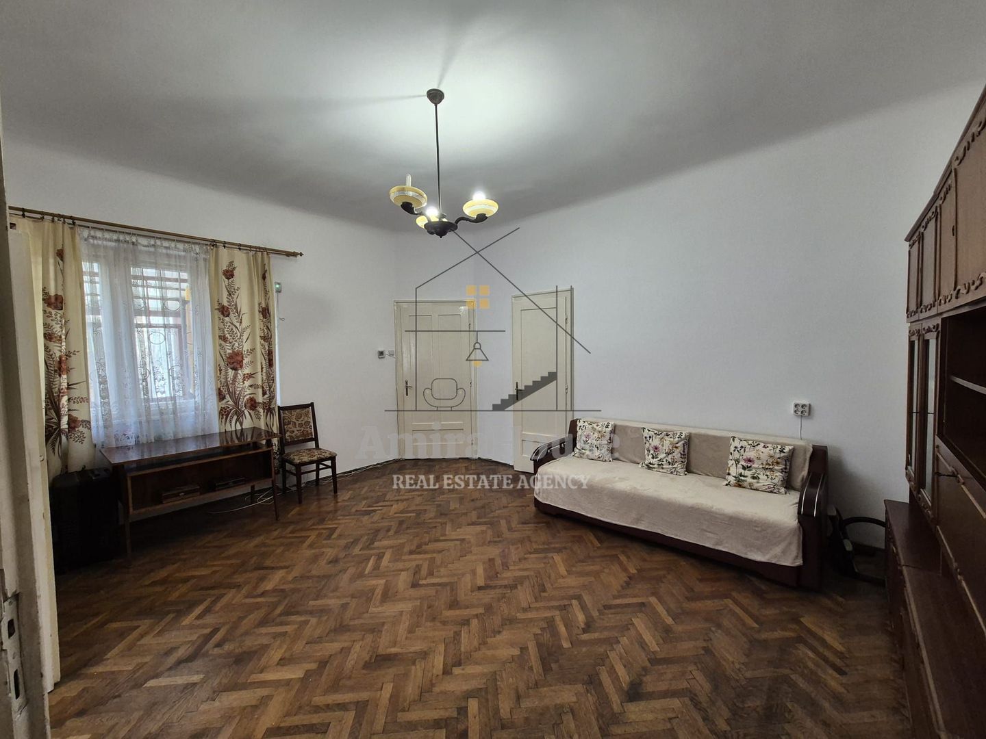 0% Cumparare Casa cu 3 camere in zona Ultracentrala 3 min de Parcul Central - Poză 1