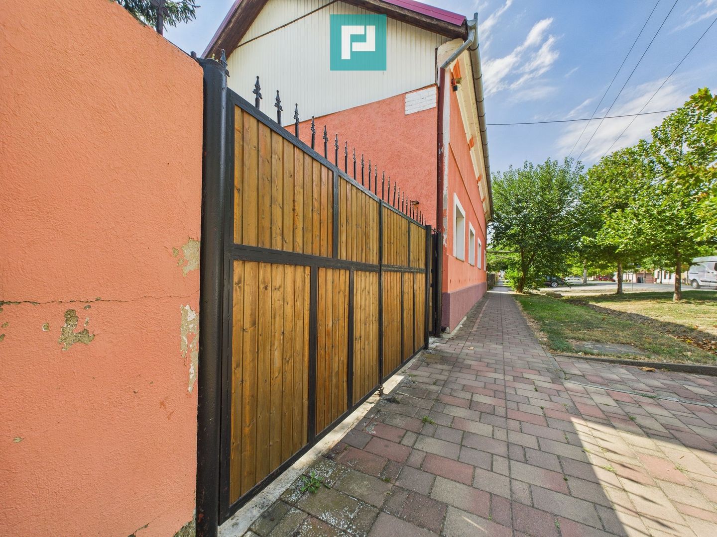 Casă cu 6 camere în Sânicolau Mare Timiș - Poză 26