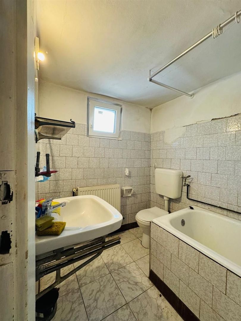 Casa singur in curte Iosia - Poză 6