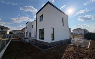 Duplex 4 camere despartit prin camera tehnica | Giroc - Poză 3
