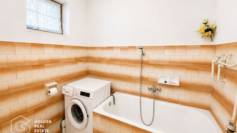 Casa cu teren 688 mp, 2 corpuri de cladire, Parneava - Poză 8