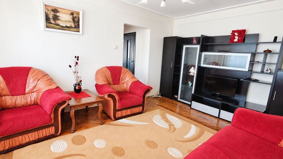 Apartament cu 2 camere, 420 euro Podu Ros - Poză 2