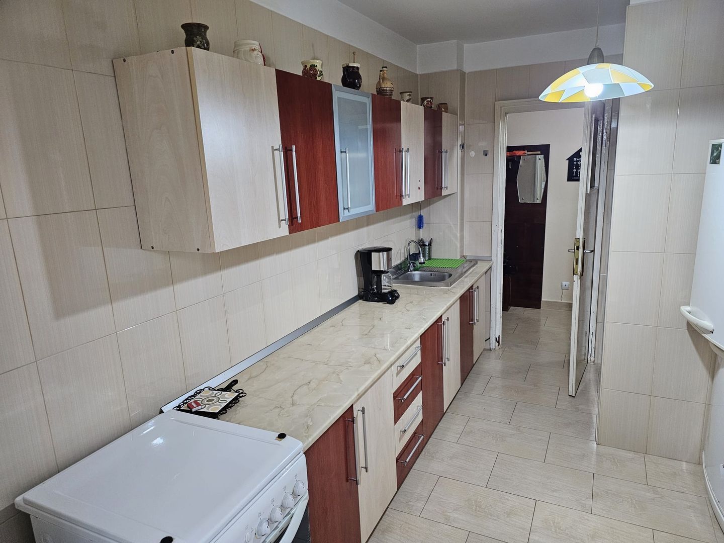 Apartament cu 3 camere, etaj intermediar - Piata Centrala - Poză 6