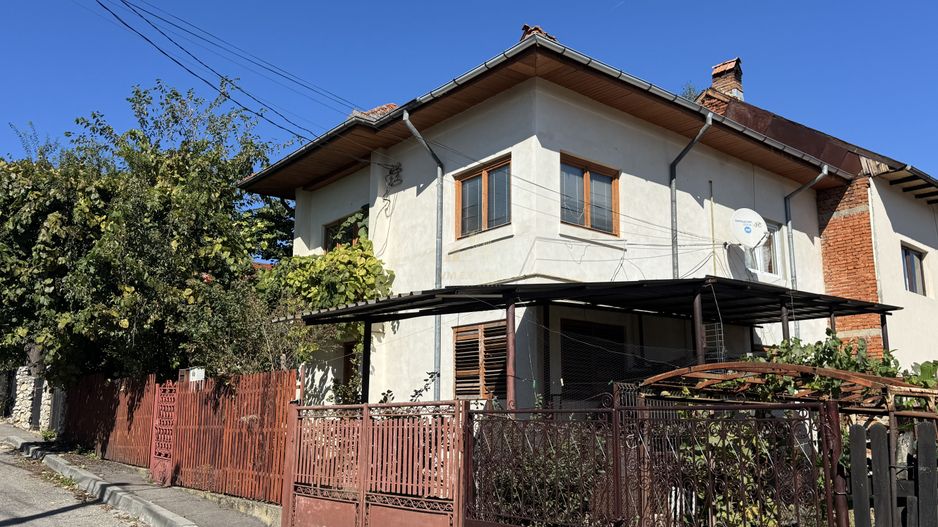 VILA 6 CAMERE, CAMPULUNG, TEREN 196 MP - Poză 2