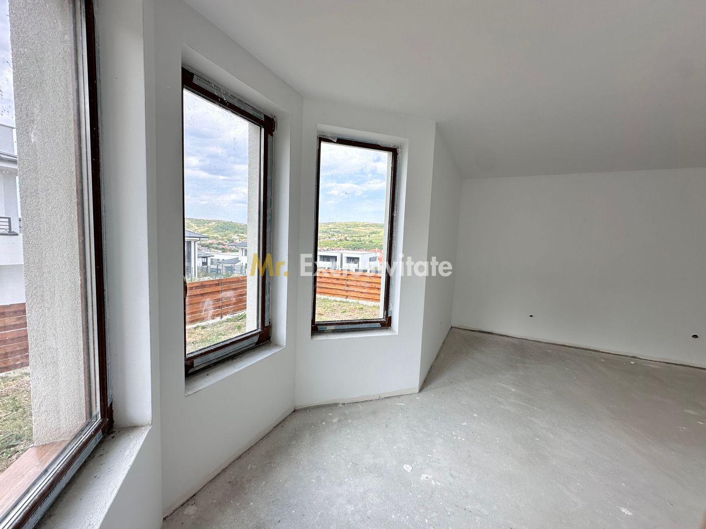 Casa individuala-4 dormitoare,225 mp utili,garaj-Chinteni - Poză 11