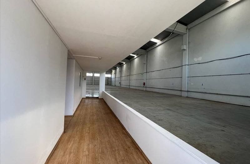 Hala de vanzare in Calea Sagului - platforma Incontro - Poză 2