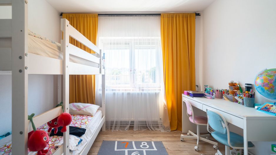 Apartament 5 camere Vlaicu – Renovat, 2 băi, centrală proprie - Poză 3