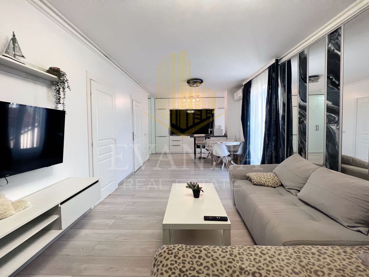 De inchiriat | 2 camere | etaj 3 | 2 locuri de parcare | Str. Coltau. - Poză 1