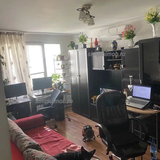 Decomandat parcare etaj intermediar 3 camere Bulevardul Chisinau - Poză 4