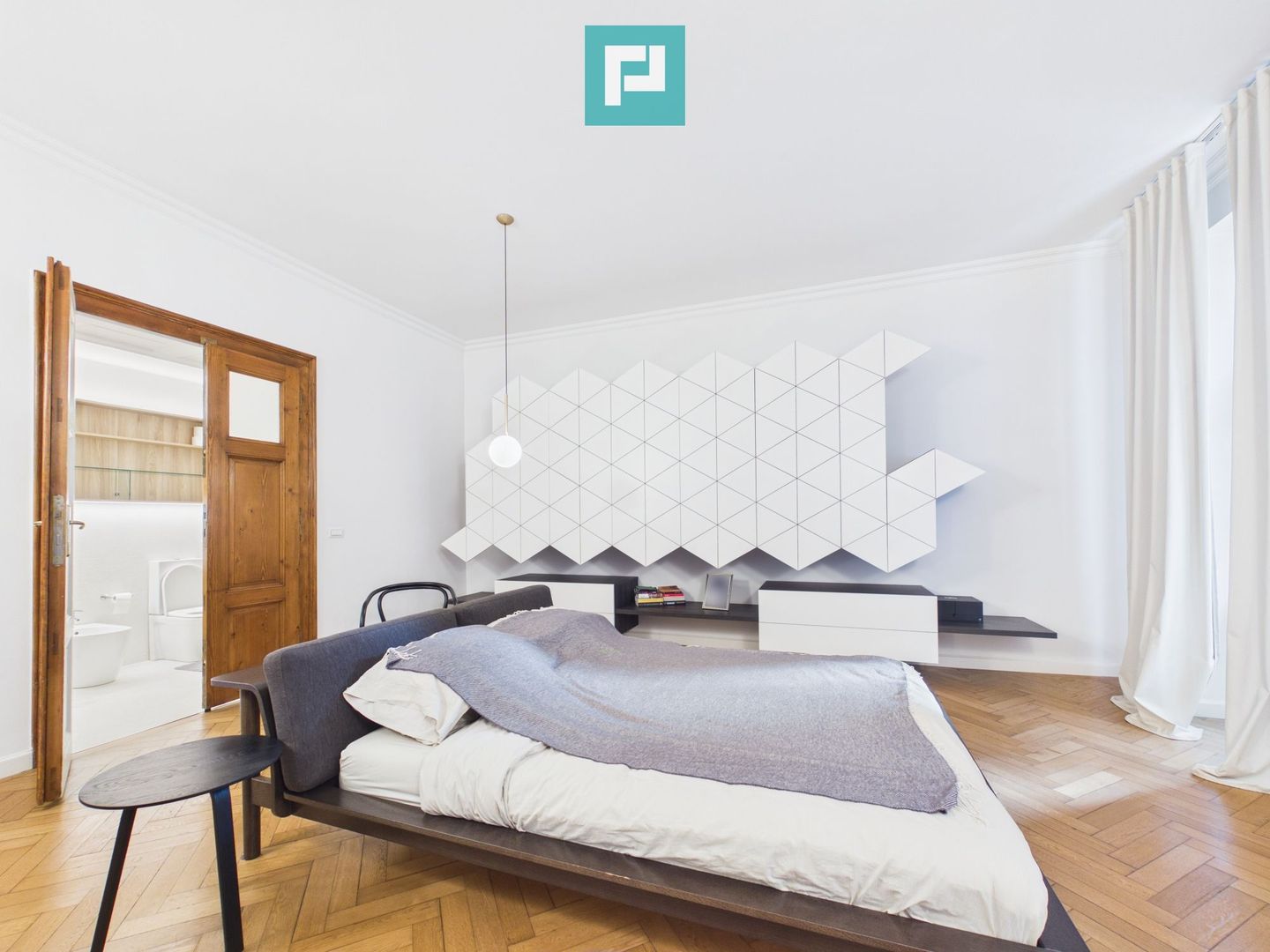 Apartament cu 3 camere Ultracentral - Poză 9