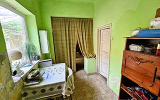 Casa veche, 5 camere, 287 mp teren, zona Prefectura. Necesita renovare - Poză 11