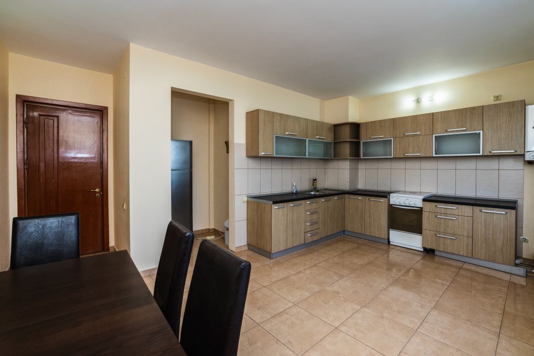 Apartament în vilă - Acces independent - Investiție & business - Nicolae Dobrin - Poză 5