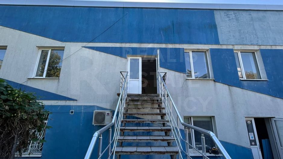 Vânzare, spațiu comercial, 207 mp, str. Independenței, Edineț - Poză 1