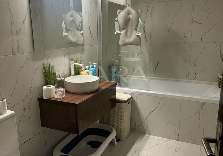 Confort și stil – apartament cu 2 camere, balcon și parcare in Terra. - Poză 6