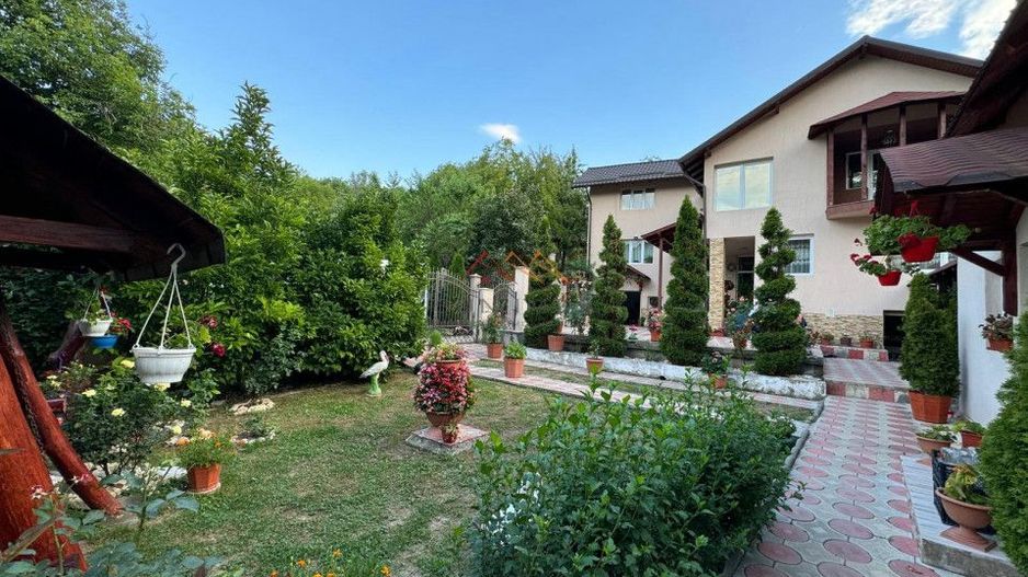 Casa 4 camere, anexe, recent renovata, foisor, teren 781mp, Izvoru, DB - Poză 9