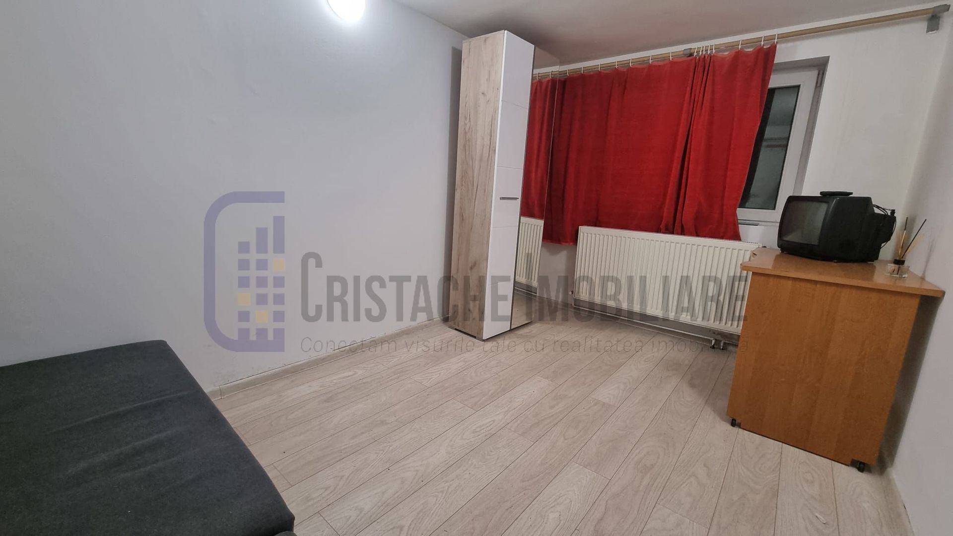 Studio 15 m², situat la mezaninul unei vile interbelice - Poză 5