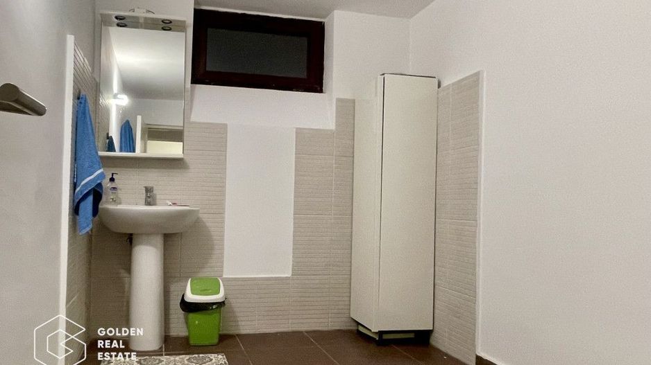 Apartament cu 5 camere și demisol mare, 2 bai, intrare separată - Poză 20