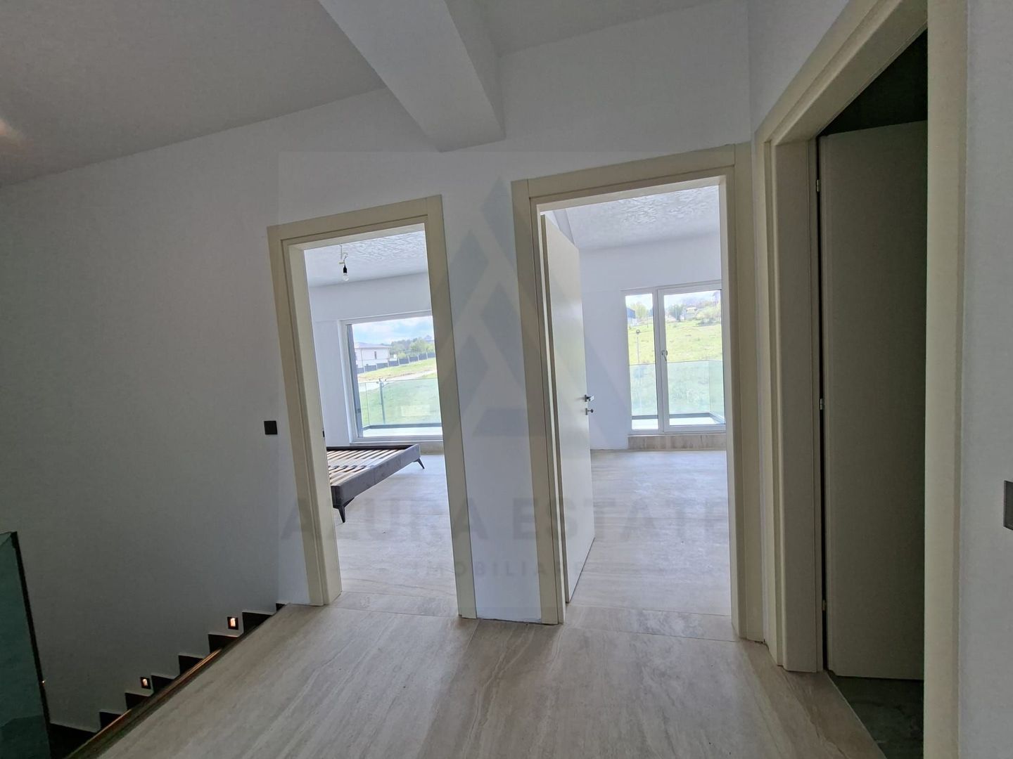 Casă moderna 229 mp utili garaj  piscina terasa balcon Cisnadioara - Poză 10