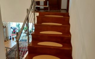 Vila 5 camere, zona Lebada, ultramoderna, 312 mp + teren 560 mp, 145000 euro neg - Poză 3