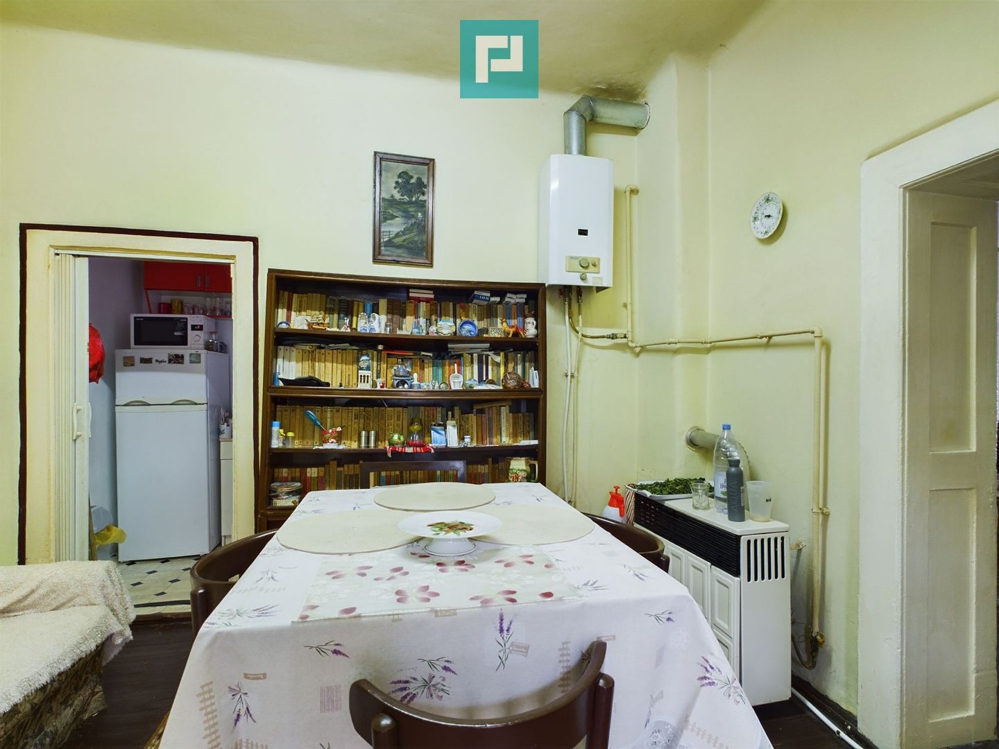 Apartament la casă cu 4 camere în Pârneava - Poză 9