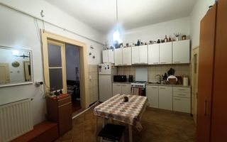 De vanzare! Apartament spatios la curte, zona centrala - Poză 7