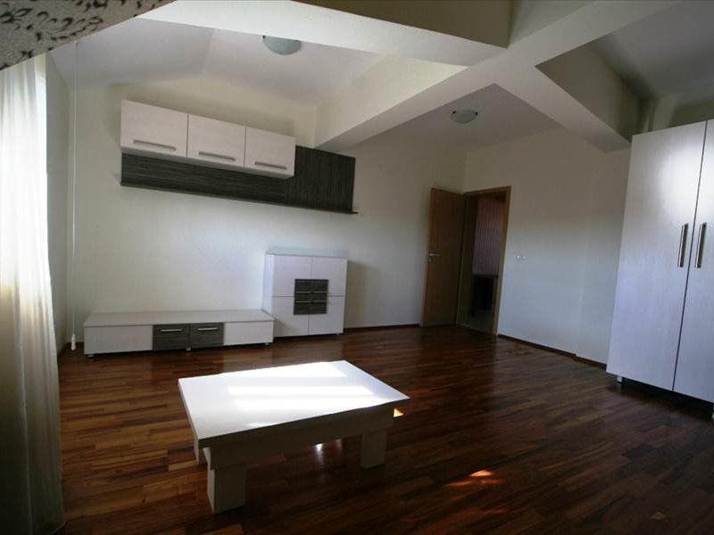 Apartament cu 2 camere de închiriat - Poză 1