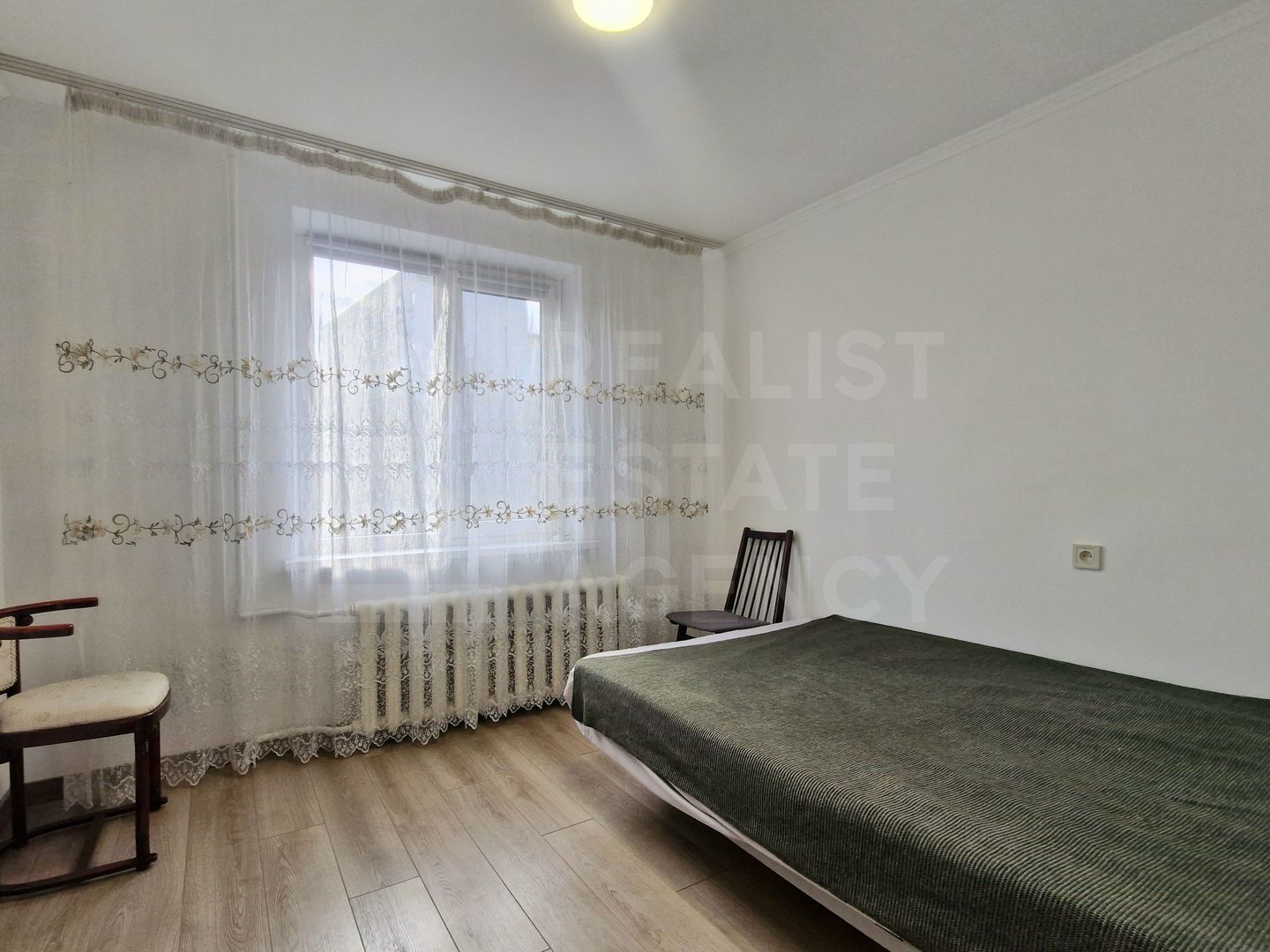 Chirie, apartament, 3 cameră, strada Calea Ieşilor, Sculeni - Poză 3