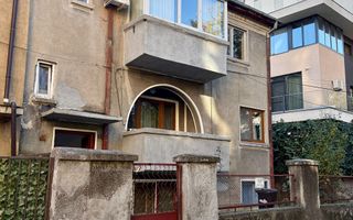 Apartament 3 camere în vilă interbelică + mansardă proprie, ultraliniștit - Poză 1