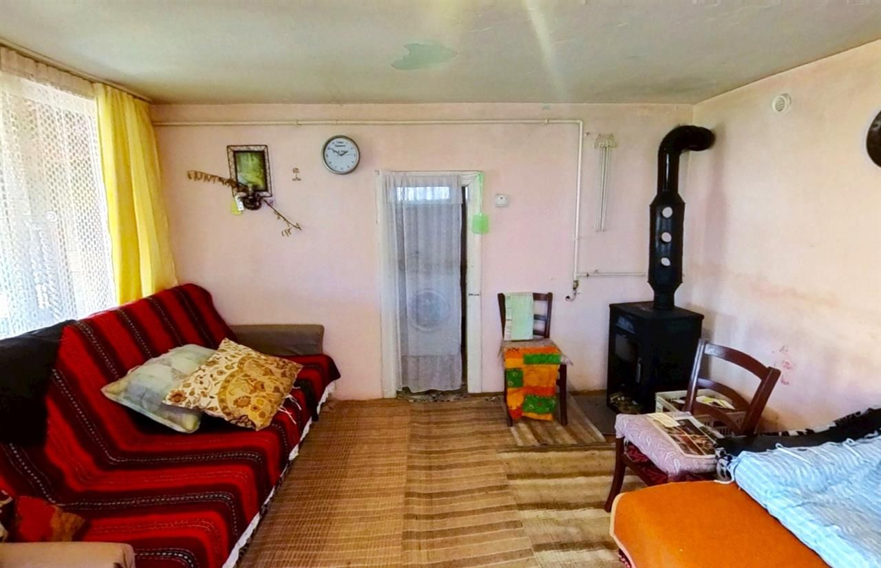 Casa traditionala+ domeniu de 2.900 mp,livada, anexe:refugiu apreciabil Craiesti - Poză 3