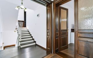 Proprietate Premium cu Teren Generos în Ioșia - Poză 7