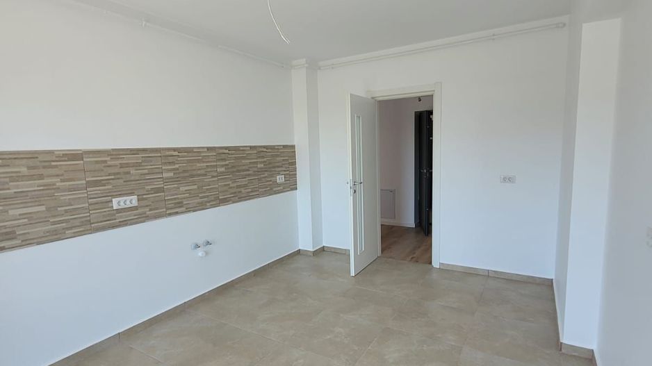 3 CAMERE// MUTARE RAPIDA// METROU TECLU - Poză 3