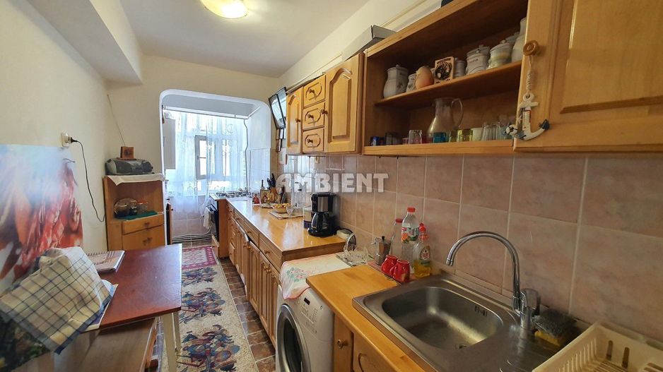 Apartament 3 camere, decomandate, zona CENTRU; - Poză 2