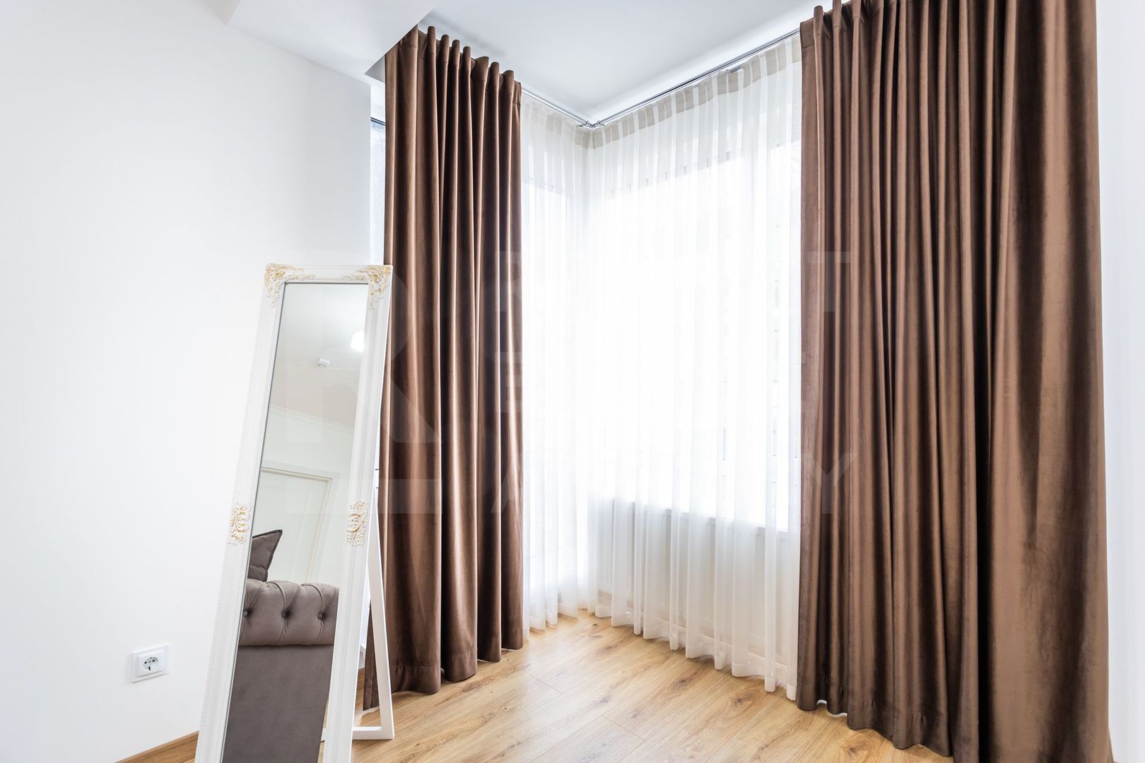 Chirie, apartament, 2 camere, strada Calea Ieşilor, Sculeni - Poză 6