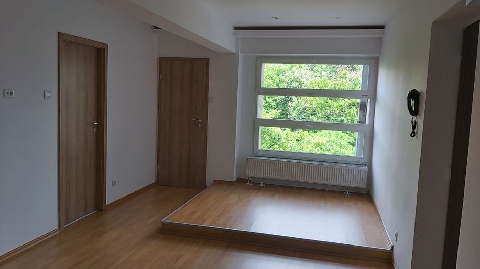 Spatiu de birou cu parcare zona Teatrul National - Poză 2