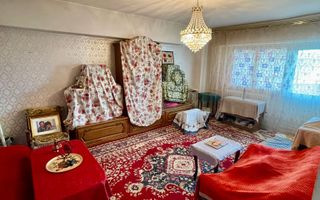 Esplanada Nicolina Apartament 4 Camere Decomandat Bloc 1990 Etaj Intermediar - Poză 1