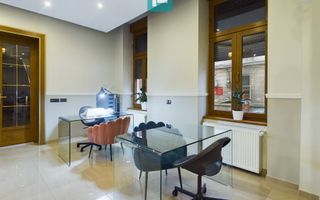 Post manichiură în salon Ultracentral - Poză 2