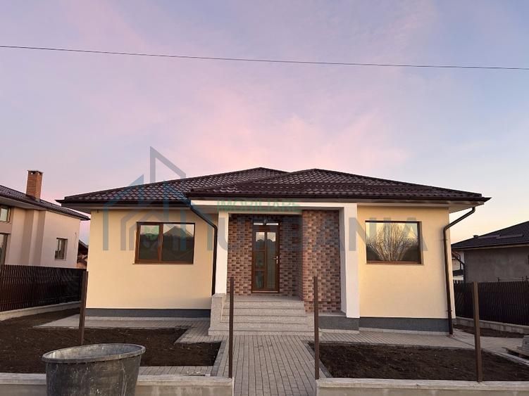 Casa noua, moderna, in Ciurbesti, Iasi - Poză 1