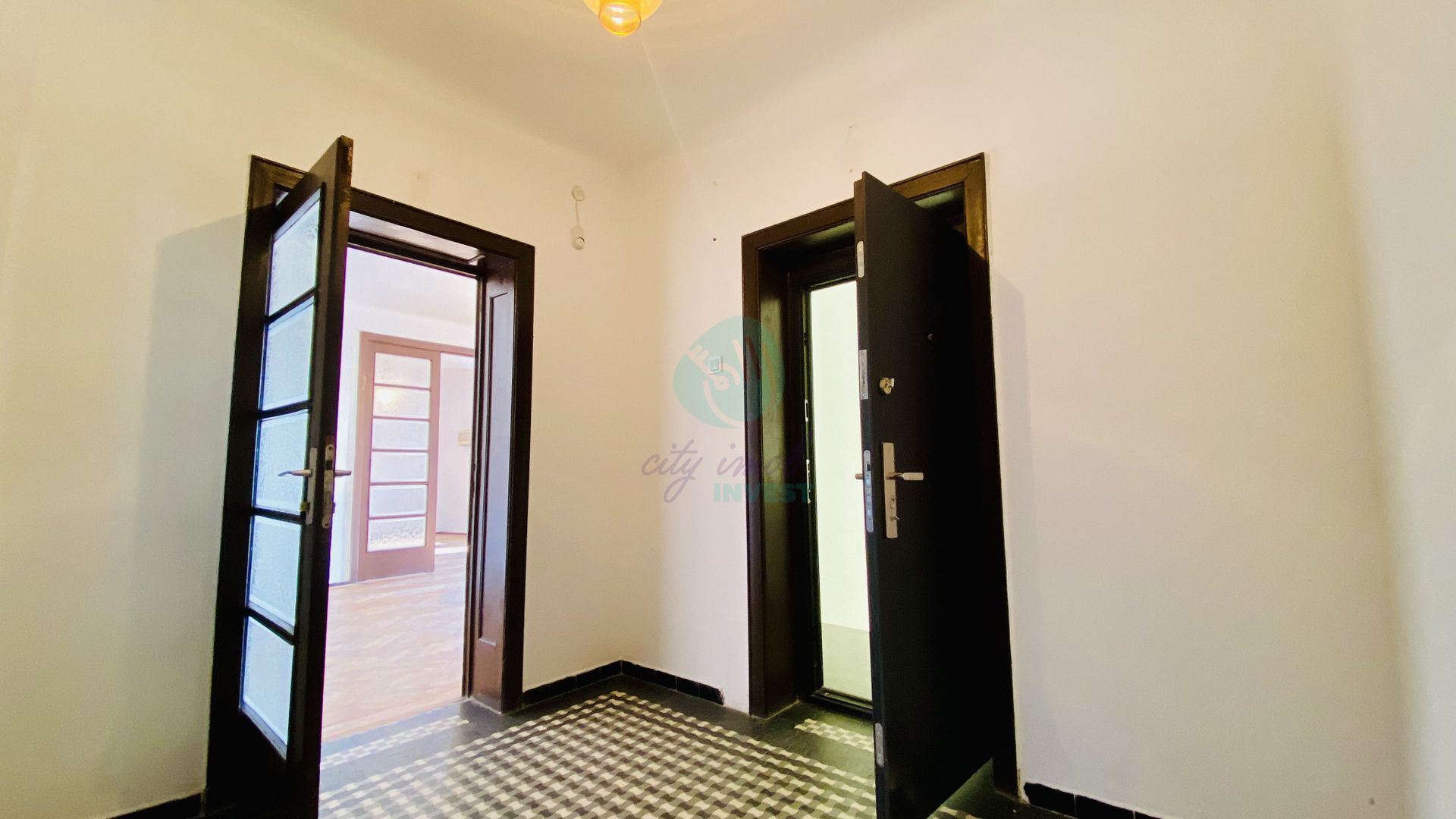 Apartament spatios cu 4 camere - Banu Manta - Poză 6