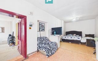 Casă cu 3 camere de vânzare în zona Bujac - Poză 9