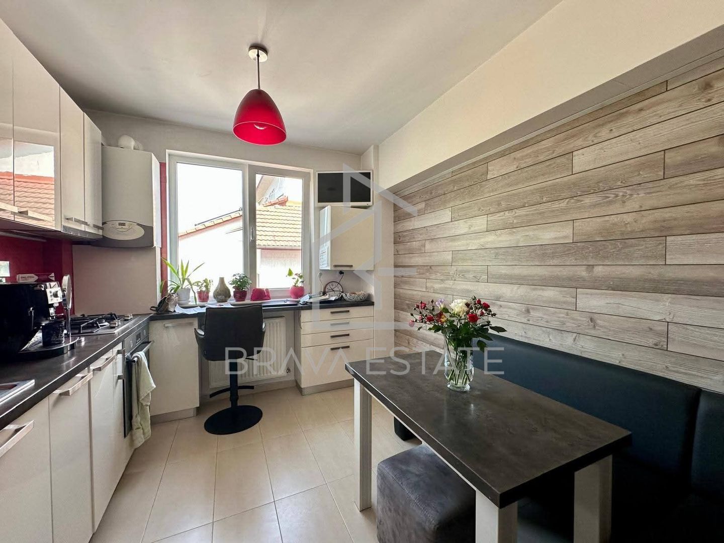 Apartament 3 camere, 2 băi, 91mp, 2 parcări, zona Andrei Mureșanu - Poză 1