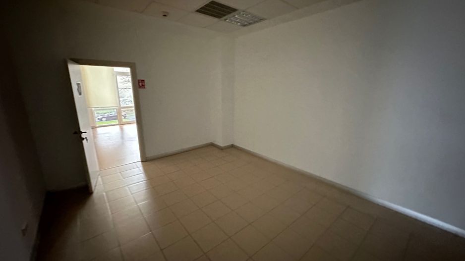 Spatiu de birouri la artera - Poză 4