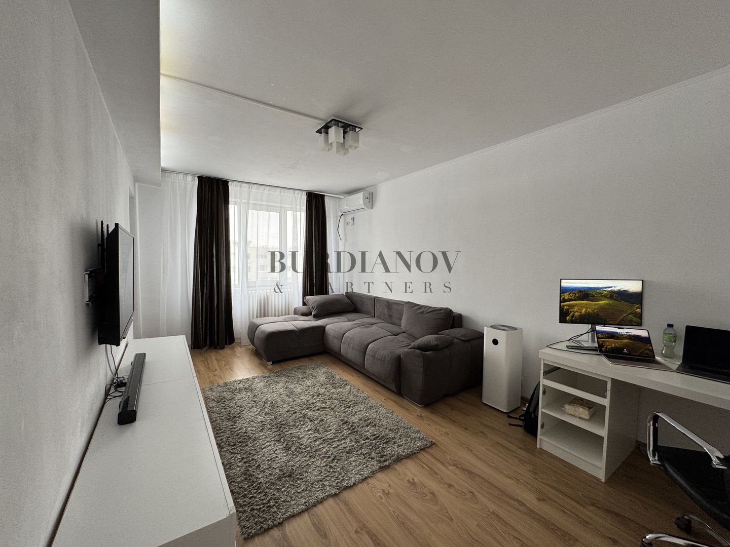 Apartament cu 3 camere de vânzare Titan/1 Decembrie 1918 - Poză 1