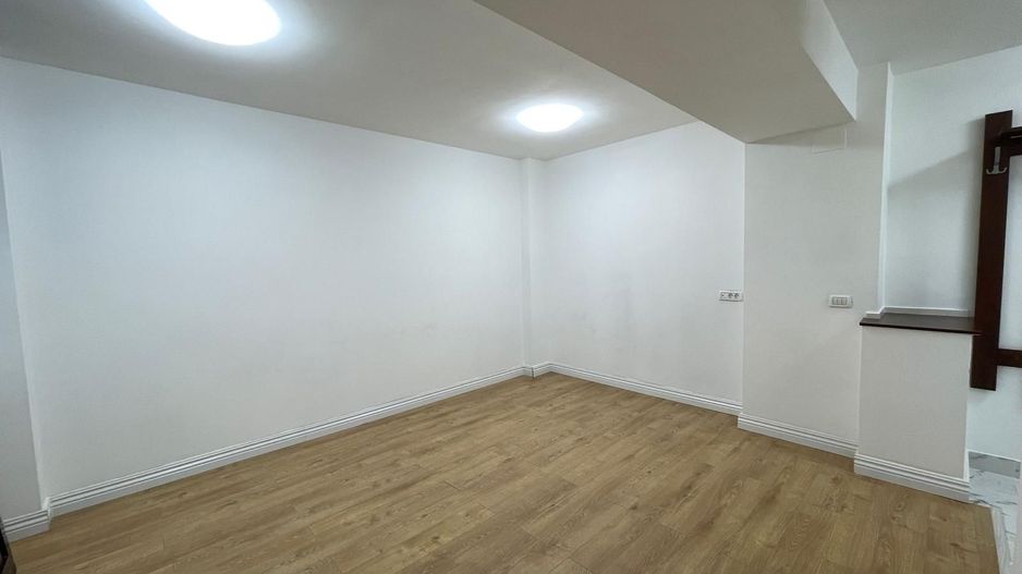 Garsoniera subsol de vanzare Bucurestii Noi - Poză 3