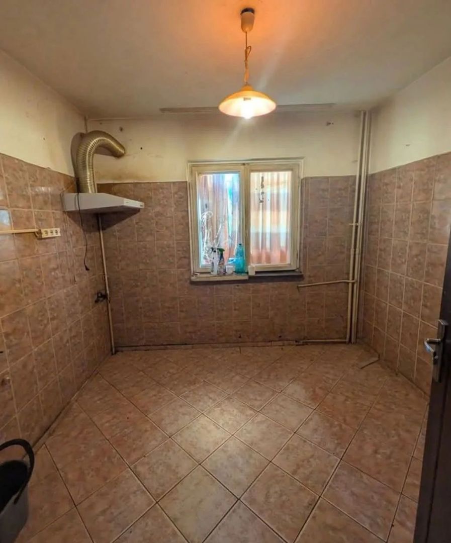 Aapartament 2 camere decomandat Rovine et 1 - Poză 2