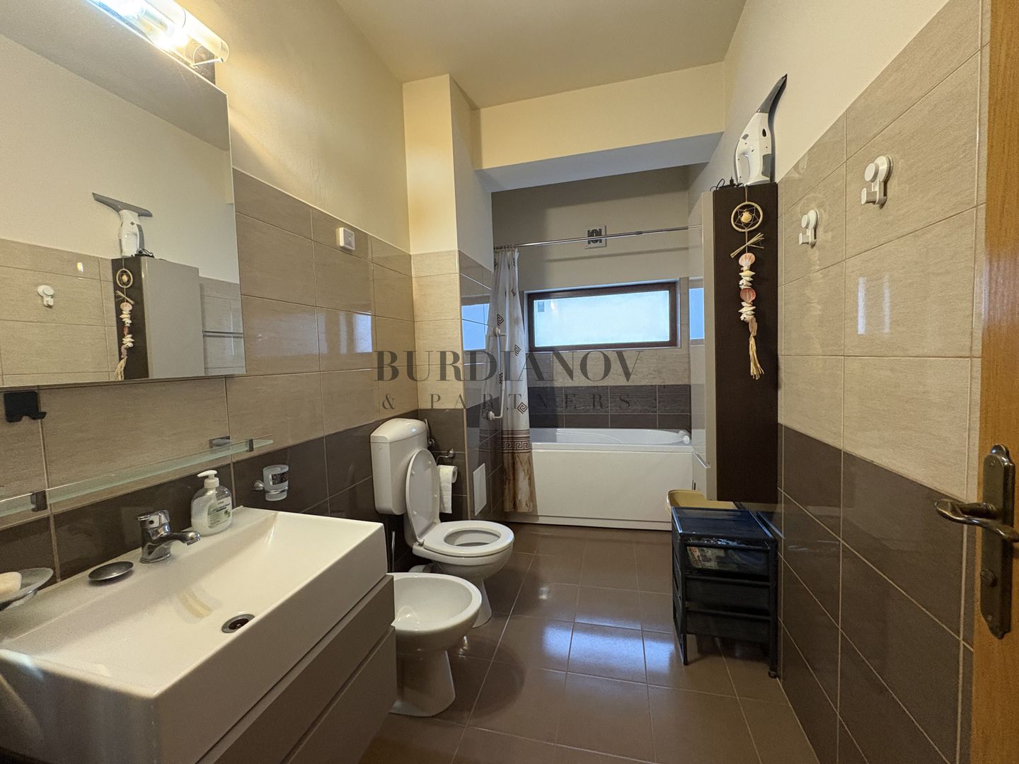 Casă cu 4  camere de închiriat - Vitan - Poză 13