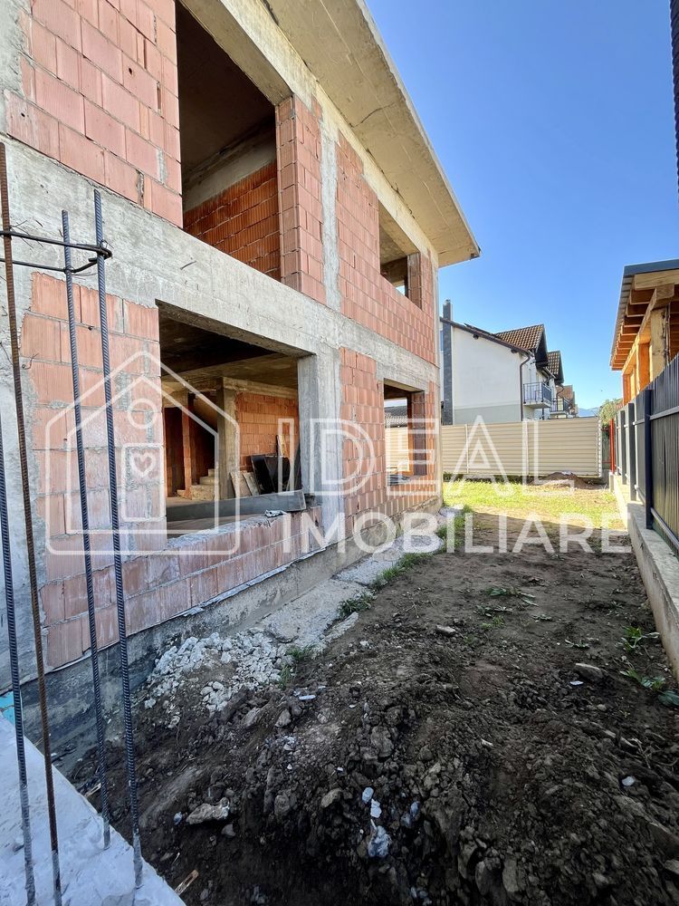 Duplex cu 4 camere si gradina in Selimbar, zona Trifoiului - Poză 4